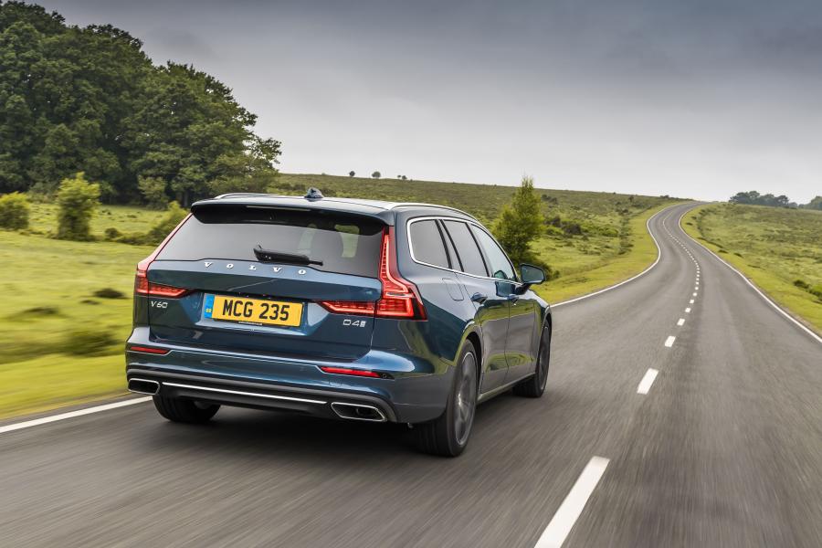  Volvo V60 D4 Inscription 2018 года  (UK) (фото 8 из 34)